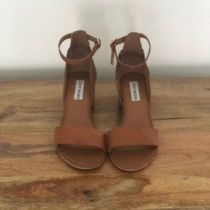 Steve Madden ankle strap Tan